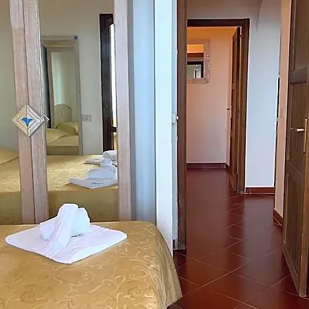 Aura Club Hotel 3*